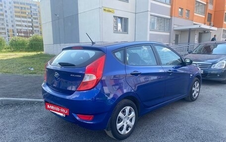 Hyundai Solaris II рестайлинг, 2013 год, 900 000 рублей, 4 фотография