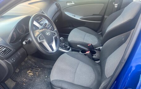 Hyundai Solaris II рестайлинг, 2013 год, 900 000 рублей, 6 фотография