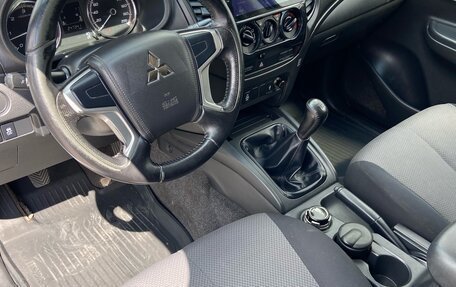 Mitsubishi L200 IV рестайлинг, 2019 год, 2 030 000 рублей, 11 фотография