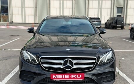 Mercedes-Benz E-Класс, 2018 год, 2 850 000 рублей, 2 фотография