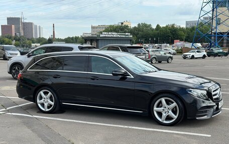 Mercedes-Benz E-Класс, 2018 год, 2 850 000 рублей, 4 фотография