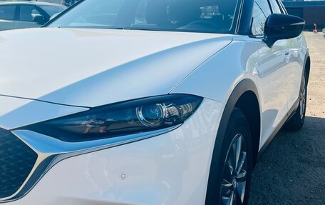 Mazda CX-4, 2023 год, 2 800 000 рублей, 2 фотография