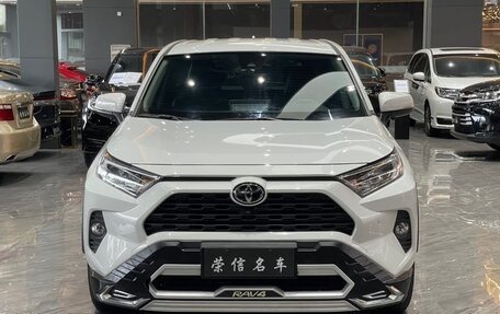 Toyota RAV4, 2022 год, 1 830 000 рублей, 5 фотография