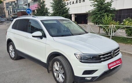 Volkswagen Tiguan II, 2017 год, 2 500 000 рублей, 2 фотография