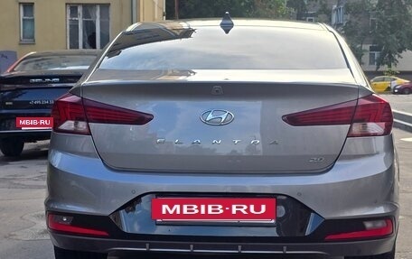 Hyundai Elantra VI рестайлинг, 2019 год, 1 800 000 рублей, 6 фотография