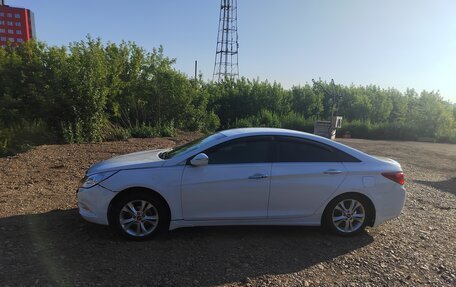 Hyundai Sonata VI, 2011 год, 800 000 рублей, 3 фотография
