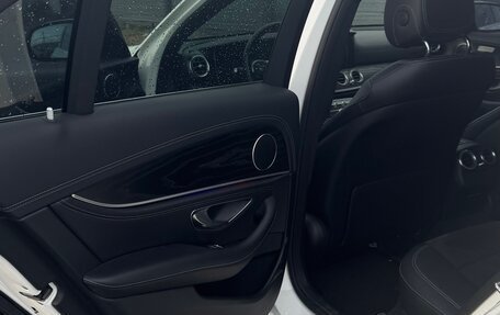 Mercedes-Benz E-Класс, 2018 год, 3 150 000 рублей, 9 фотография