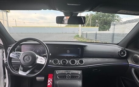 Mercedes-Benz E-Класс, 2018 год, 3 150 000 рублей, 10 фотография