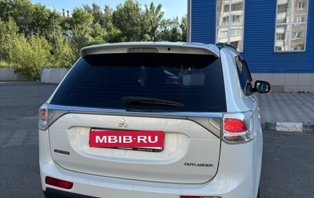 Mitsubishi Outlander III рестайлинг 3, 2013 год, 1 220 000 рублей, 5 фотография