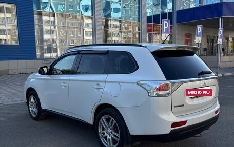 Mitsubishi Outlander III рестайлинг 3, 2013 год, 1 220 000 рублей, 6 фотография