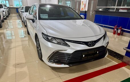 Toyota Camry, 2021 год, 3 180 000 рублей, 5 фотография
