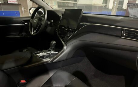 Toyota Camry, 2021 год, 3 180 000 рублей, 18 фотография