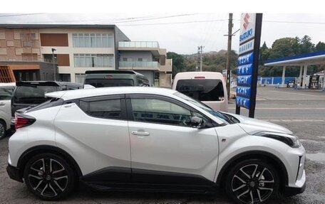 Toyota C-HR I рестайлинг, 2022 год, 2 000 888 рублей, 2 фотография