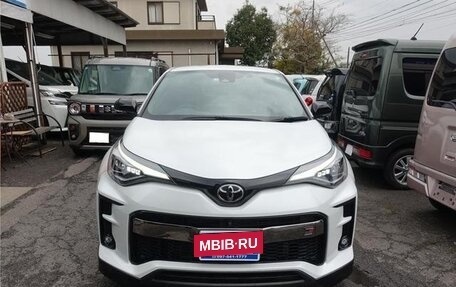 Toyota C-HR I рестайлинг, 2022 год, 2 000 888 рублей, 5 фотография