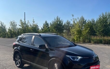 Toyota RAV4, 2017 год, 2 200 000 рублей, 2 фотография