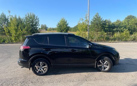 Toyota RAV4, 2017 год, 2 200 000 рублей, 6 фотография