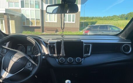 Toyota RAV4, 2017 год, 2 200 000 рублей, 9 фотография