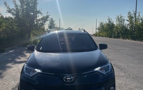Toyota RAV4, 2017 год, 2 200 000 рублей, 3 фотография
