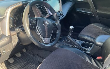 Toyota RAV4, 2017 год, 2 200 000 рублей, 7 фотография