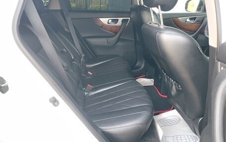Infiniti QX70, 2016 год, 2 280 000 рублей, 13 фотография
