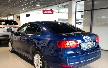 Volkswagen Jetta VI, 2011 год, 915 000 рублей, 5 фотография