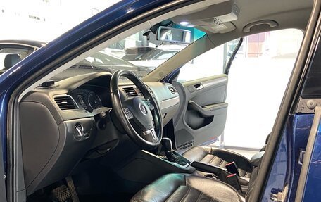 Volkswagen Jetta VI, 2011 год, 915 000 рублей, 16 фотография