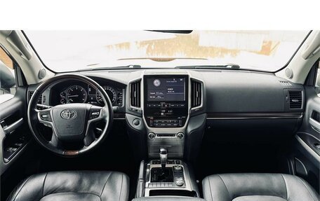 Toyota Land Cruiser 200, 2020 год, 7 850 000 рублей, 3 фотография