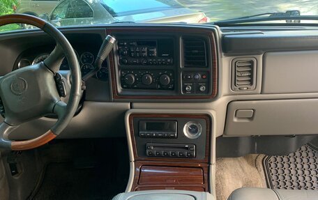 Cadillac Escalade II, 2002 год, 1 550 000 рублей, 4 фотография
