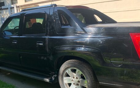 Cadillac Escalade II, 2002 год, 1 550 000 рублей, 2 фотография