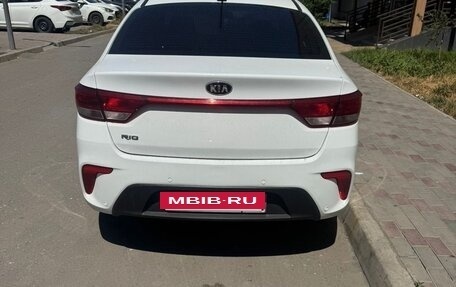 KIA Rio IV, 2019 год, 1 000 000 рублей, 2 фотография