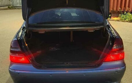 Mercedes-Benz E-Класс, 2004 год, 850 000 рублей, 9 фотография