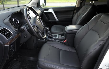 Toyota Land Cruiser Prado 150 рестайлинг 2, 2019 год, 4 750 000 рублей, 9 фотография