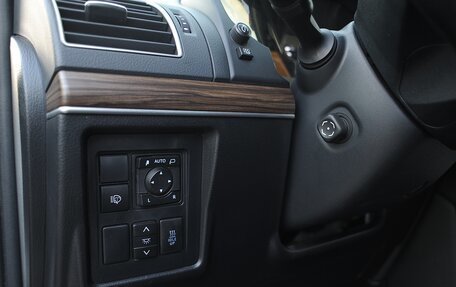 Toyota Land Cruiser Prado 150 рестайлинг 2, 2019 год, 4 750 000 рублей, 11 фотография