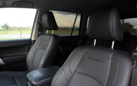 Toyota Land Cruiser Prado 150 рестайлинг 2, 2019 год, 4 750 000 рублей, 16 фотография