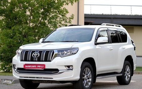 Toyota Land Cruiser Prado 150 рестайлинг 2, 2019 год, 4 750 000 рублей, 24 фотография