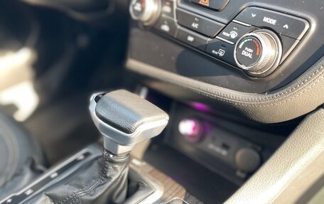 KIA K5 I рестайлинг, 2011 год, 1 020 000 рублей, 29 фотография