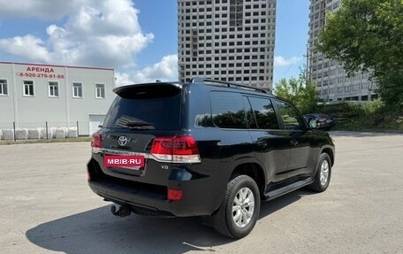 Toyota Land Cruiser 200, 2017 год, 6 450 000 рублей, 5 фотография