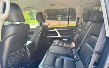 Toyota Land Cruiser 200, 2017 год, 6 450 000 рублей, 16 фотография