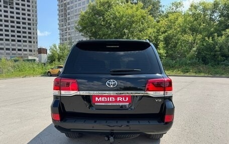 Toyota Land Cruiser 200, 2017 год, 6 450 000 рублей, 8 фотография