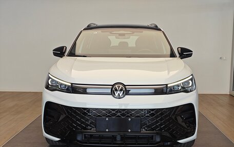 Volkswagen Tiguan, 2025 год, 4 650 000 рублей, 2 фотография