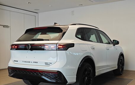 Volkswagen Tiguan, 2025 год, 4 650 000 рублей, 8 фотография