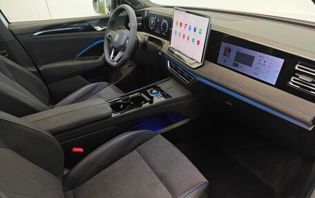 Volkswagen Tiguan, 2025 год, 4 650 000 рублей, 16 фотография