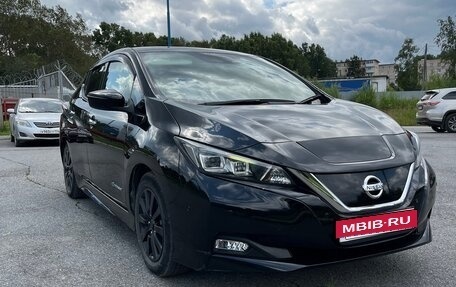 Nissan Leaf II, 2017 год, 1 750 000 рублей, 2 фотография