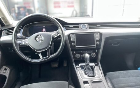 Volkswagen Passat B8 рестайлинг, 2016 год, 1 980 000 рублей, 8 фотография