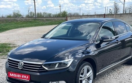 Volkswagen Passat B8 рестайлинг, 2016 год, 1 980 000 рублей, 3 фотография
