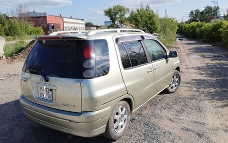 Toyota Raum I, 2000 год, 345 000 рублей, 3 фотография