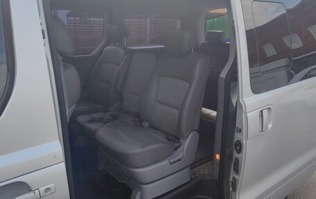 Hyundai Grand Starex Grand Starex I рестайлинг 2, 2009 год, 1 320 000 рублей, 17 фотография