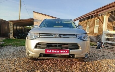 Mitsubishi Outlander III рестайлинг 3, 2013 год, 1 250 000 рублей, 1 фотография