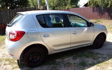Renault Sandero II рестайлинг, 2014 год, 500 000 рублей, 1 фотография