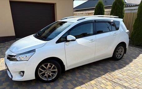 Toyota Verso I, 2014 год, 1 650 000 рублей, 4 фотография